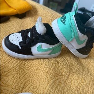 Nike Kids Jordan 1 Low Sneakers - White, Black & Teal